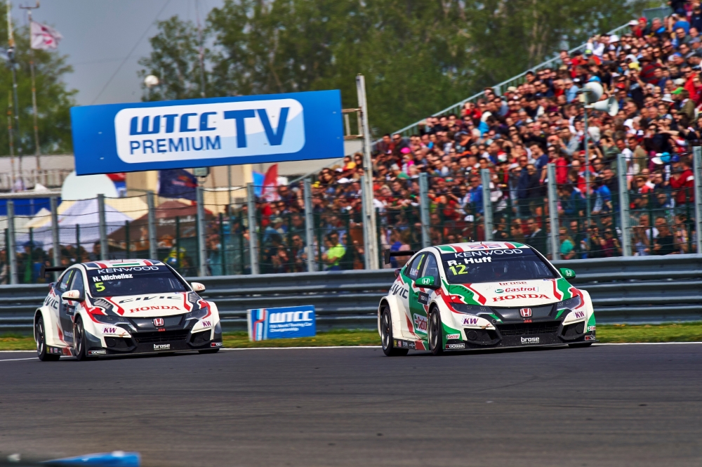 Tiago Monteiro liderem WTCC po wygranej na Słowacji