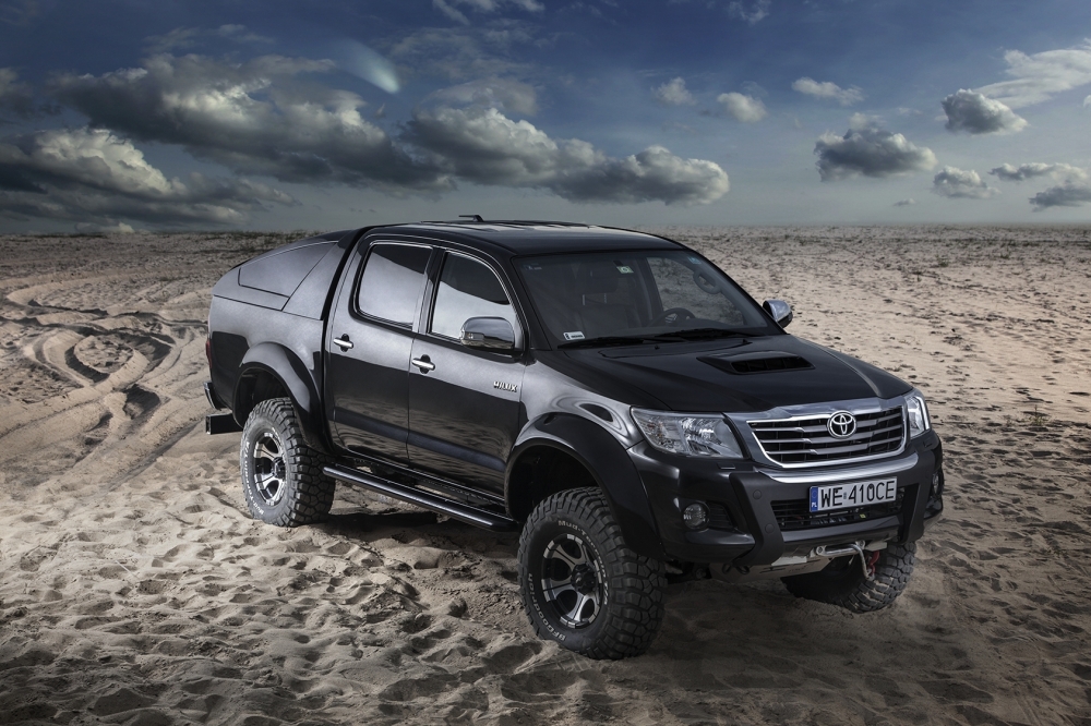 Avensis Emotion i Hilux Adventure w ofercie Toyoty