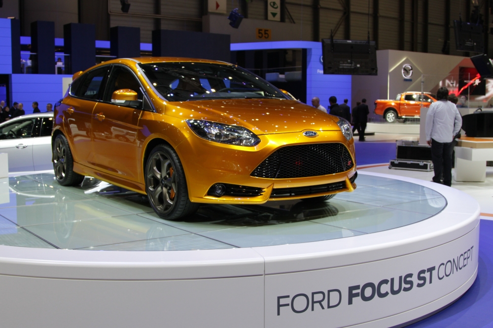 Ford Focus ST z oponami Goodyear Eagle F1