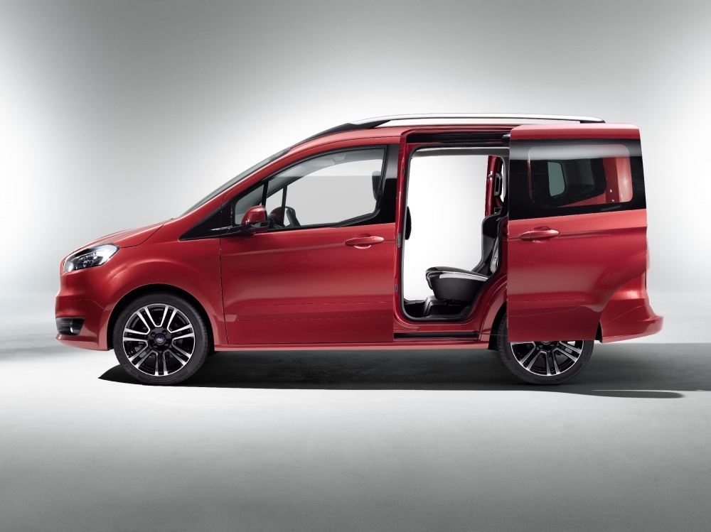 Ford prezentuje Tourneo Connect i Courier