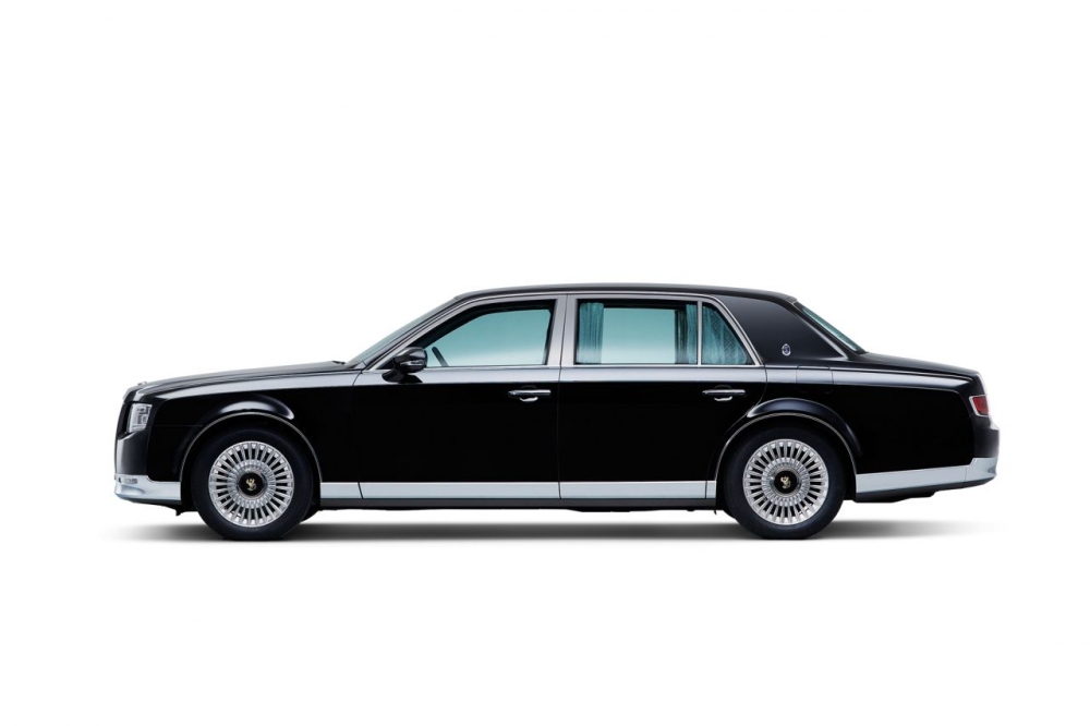 Toyota Crown Concept i limuzyna Century na Tokio Motor Show