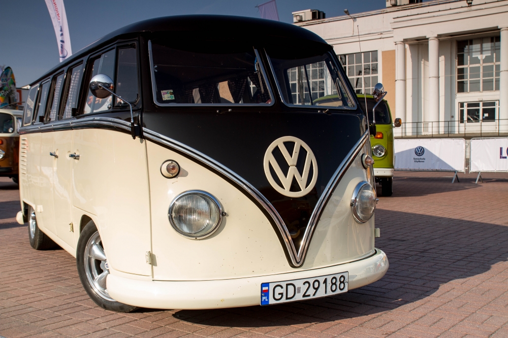 Zlot miłośników Bulliego i Ogórka podczas Poznań Motor Show