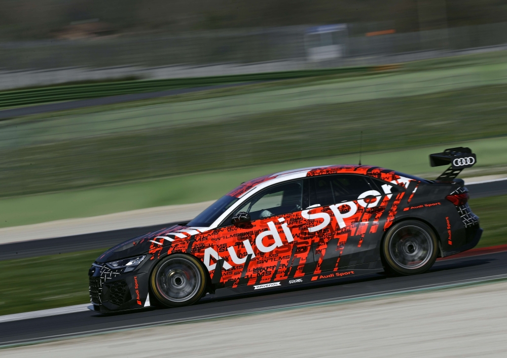 Kwestia dynamiki bocznej: mechanizm Torque Splitter w nowym Audi RS 3
