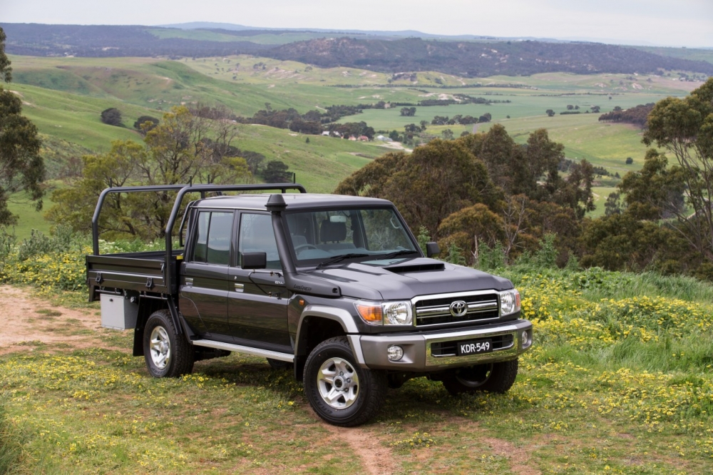 Toyota Land Cruiser samochodem terenowym roku 2017