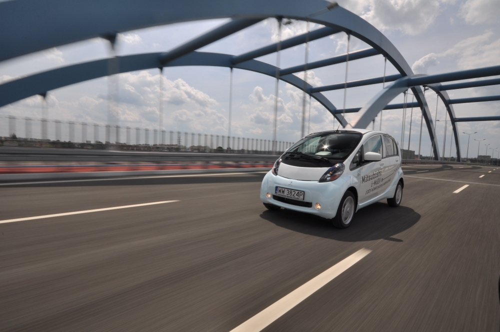 Początek ery mobilności elektrycznej - oficjalna prezentacja i-MIEV w Polsce