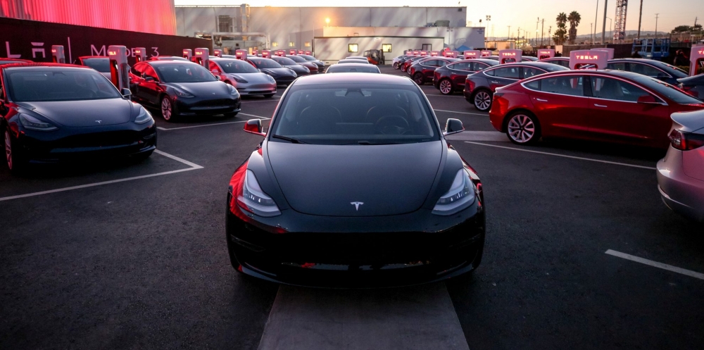 Tesla jest już dostępna w Polsce!