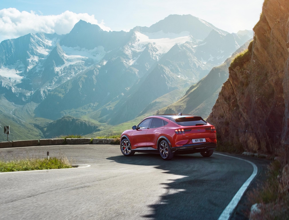 Ford Mustang Mach-E w drodze na COP 26