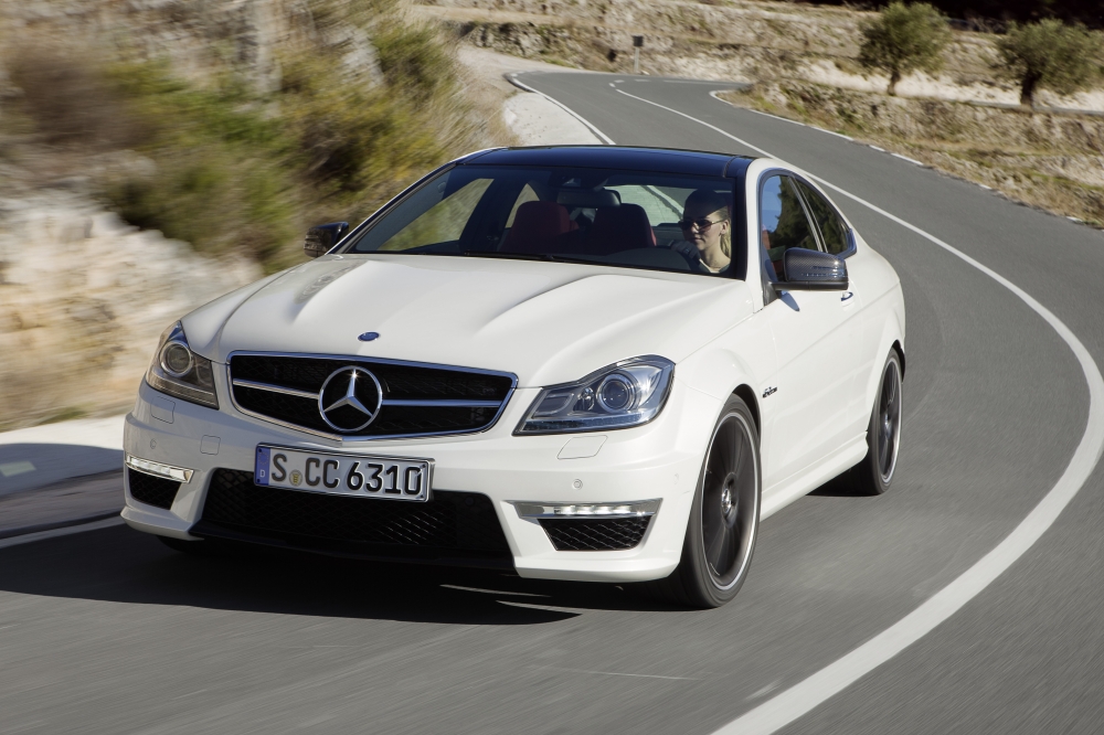 Mercedes-Benz C63 AMG Coupe - bat na Audi RS5 i BMW M3?