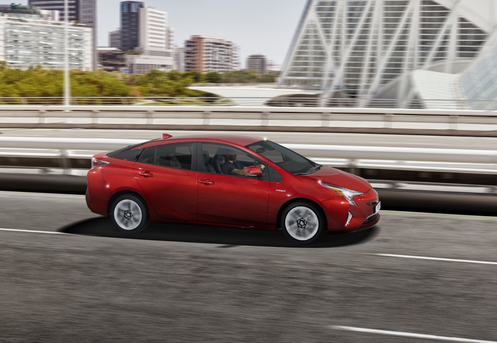 Toyota sprzedała na świecie już ponad 9 milionów samochodów hybrydowych