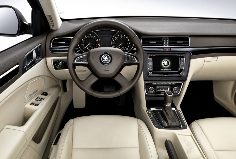 Nowa Skoda Superb: zachwyca przestronnym wnętrzem