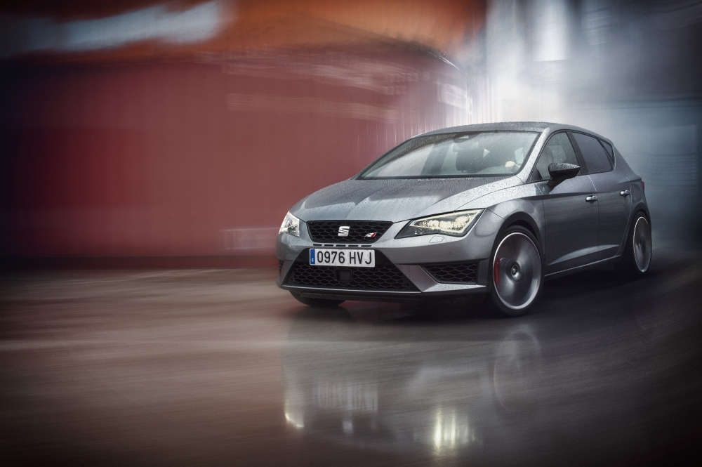Seat Leon Cupra - z piskiem opon do salonów