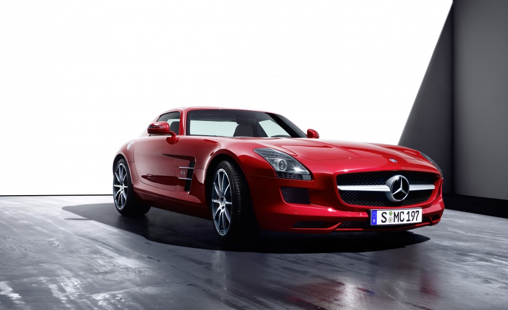 Mercedes-Benz SLS AMG od 177 310 Euro