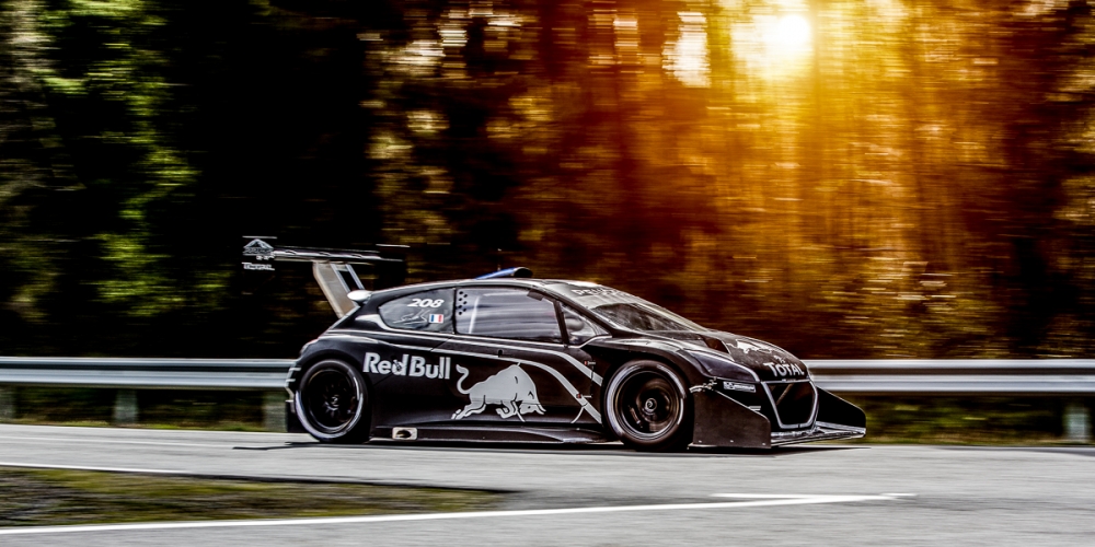 Peugeot 208 T16 Pikes Peak: 1 KM na 1 kg w wyścigu do chmur