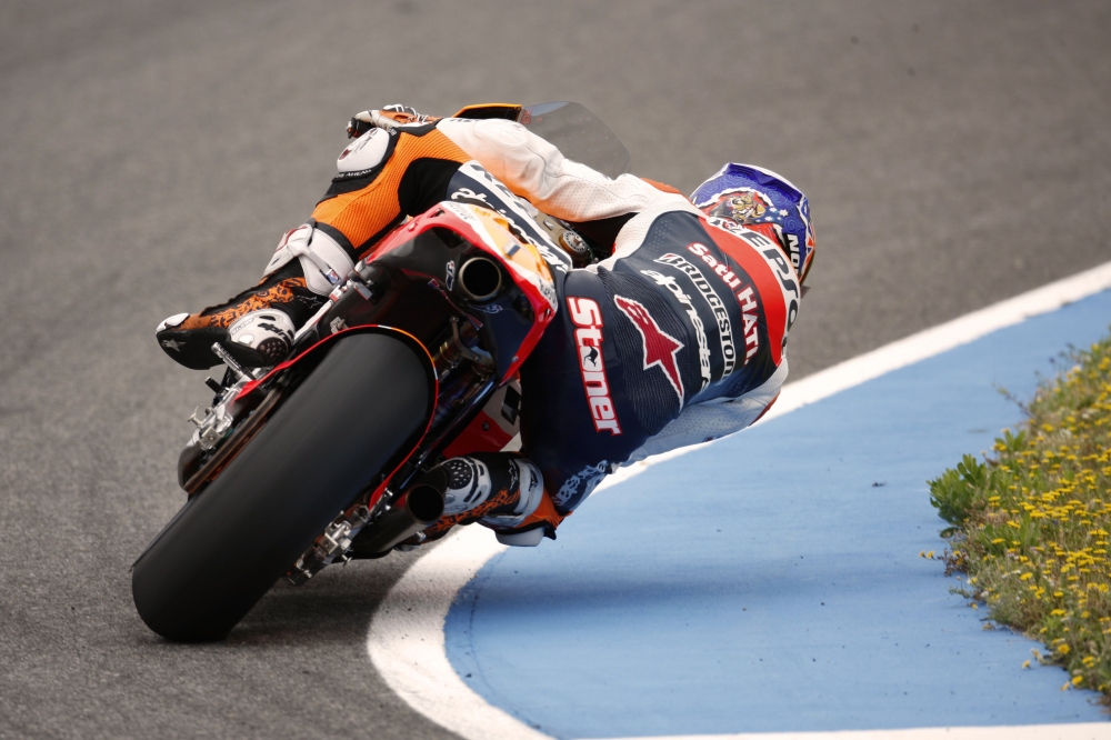 Stoner podbija Silverstone 