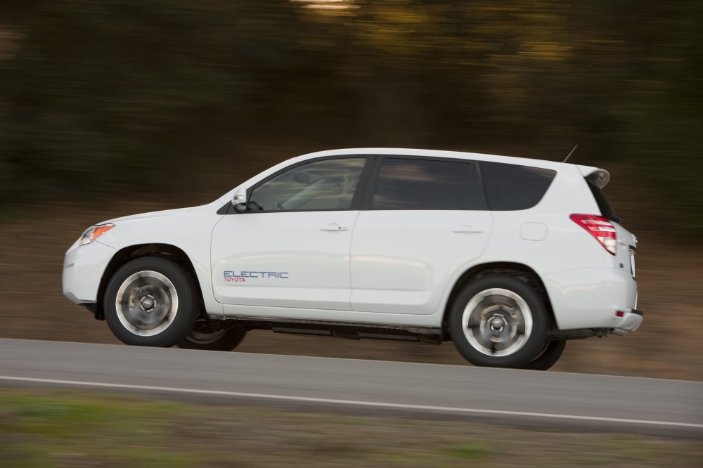 Elektryczna Toyota RAV4 EV - prezentacja w USA