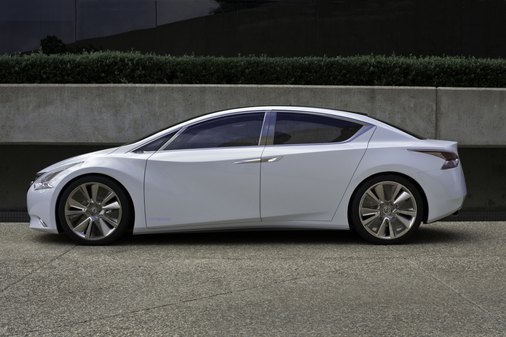Ellure - nowy sedan Nissana 