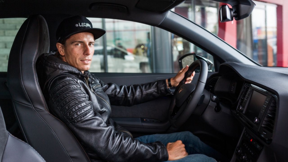Partner marki CUPRA rekordzistą i mistrzem świata w ultratriathlonie