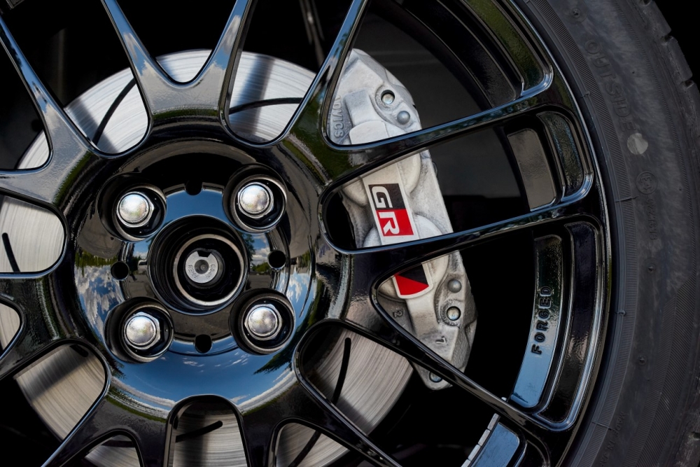 Co łączy Toyota GAZOO Racing, tor Nurburgring i Yarisa GRMN?