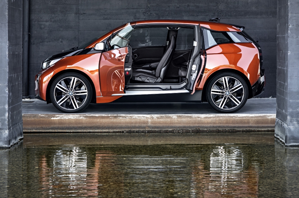 Playboy jeździ BMW i3