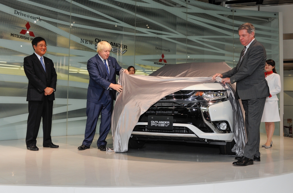 Burmistrz Londynu prezentuje nowe Mitsubishi Outlander PHEV