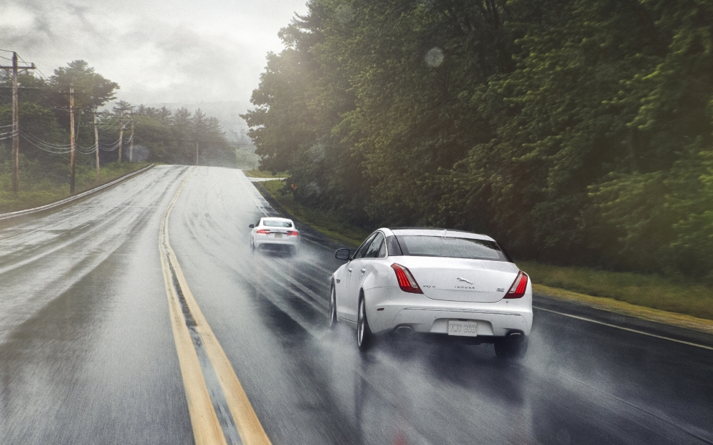 Jaguary XF i XJ z napędem na cztery koła