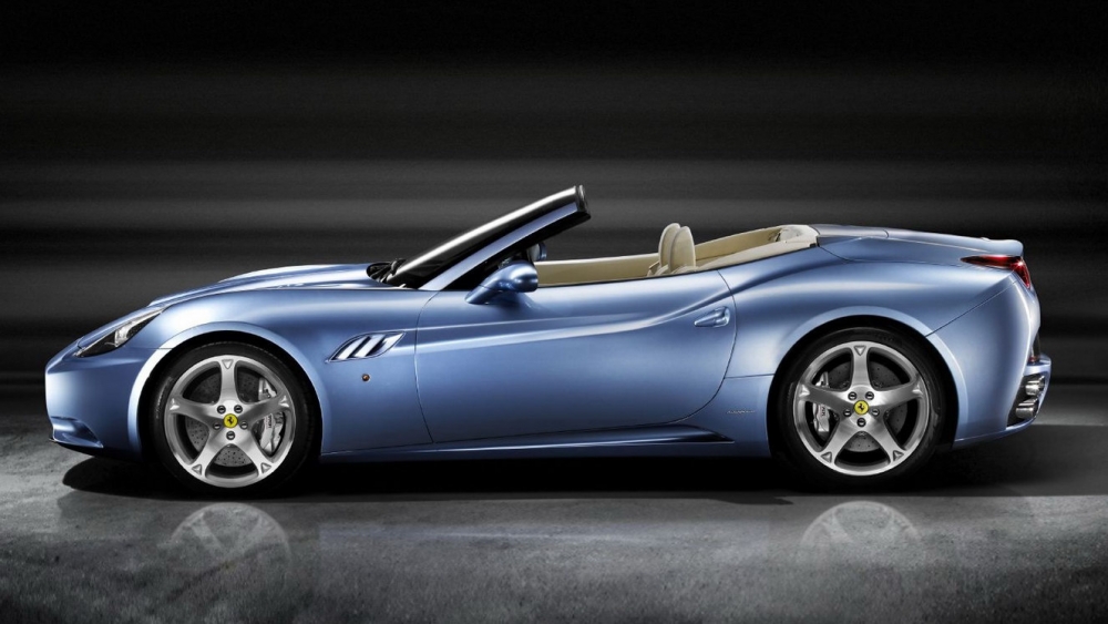 Ferrari z manualem 