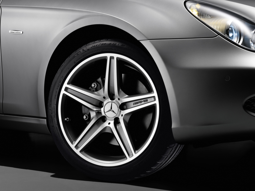 Nowy Mercedes CLS bez kamuflażu - zdjęcia szpiegowskie