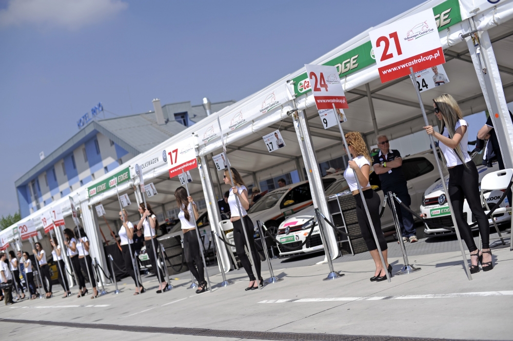 Podwójne zwycięstwo Lisowskiego w Volkswagen Castrol Cup na Slovakia Ring