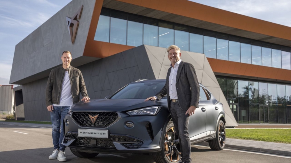 CUPRA uruchamia produkcję Formentora i ogłasza plany ekspansji [ZDJĘCIA]