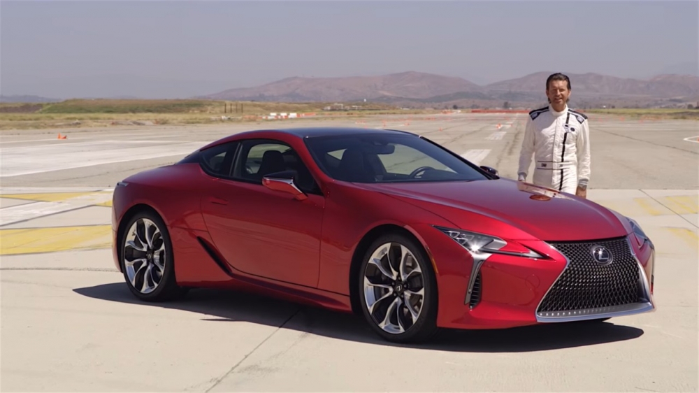 Lexus LC 500 kontra Aston Martin DB11