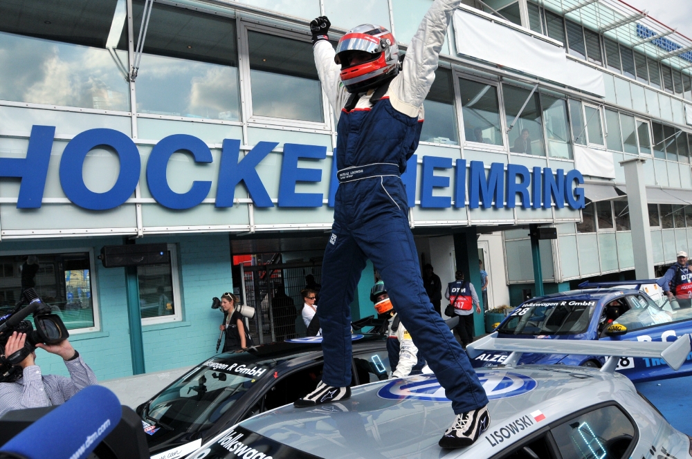 Polak zwycięzcą pierwszego wyścigu pucharu Scirocco R 2011