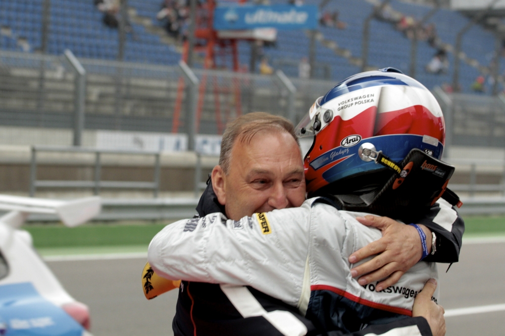 Adam Gładysz na podium w pucharze Scirocco R