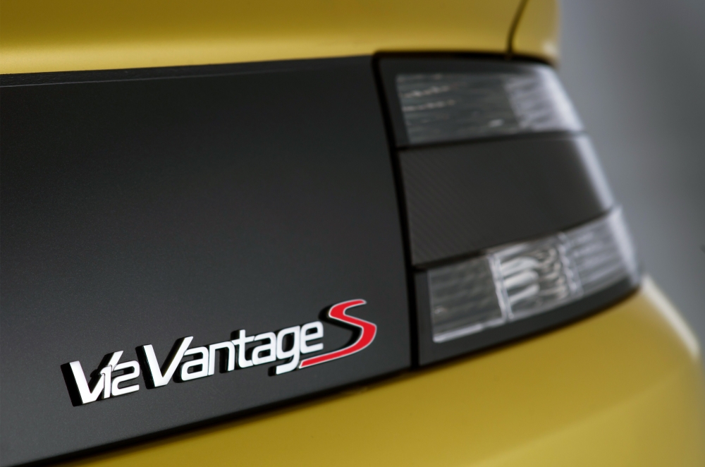 Aston Martin V12 Vantage S - osiągi w luksusowym 