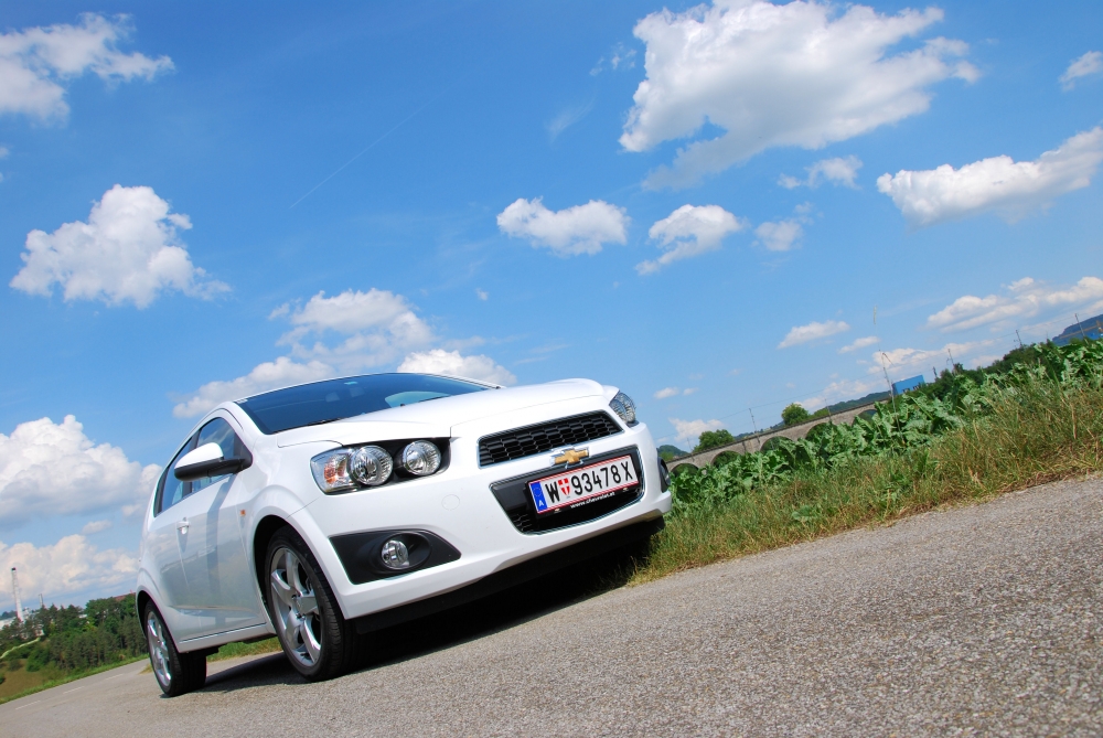 Chevrolet świętuje sprzedaż ponad 10 000 samochodów w Polsce w 2012 roku