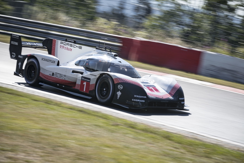 Porsche 919 Hybrid z niebywałą klasą wjechało do Porsche Museum