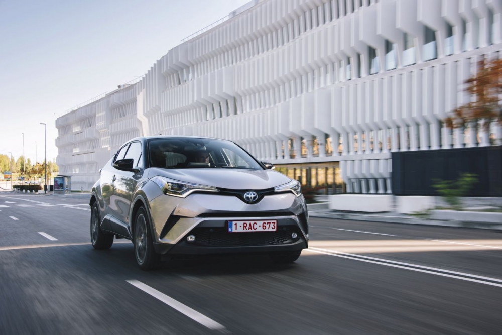 Toyota C-HR samochodem roku wg Parkers