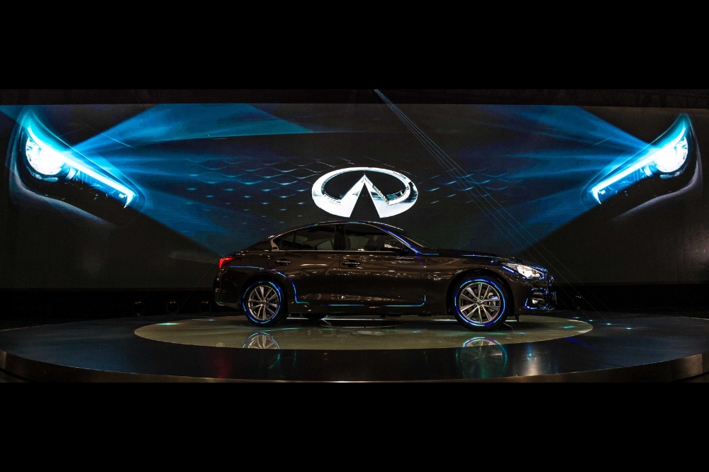 Infiniti Q50 z dwulitrowym silnikiem benzynowym turbo