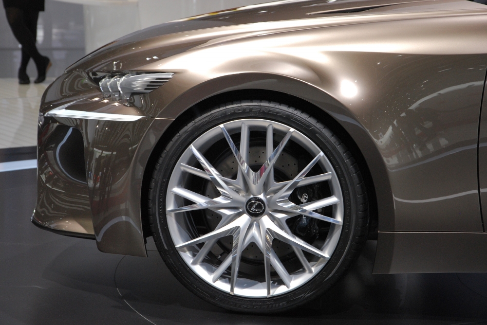 LF-CC - nowe coupe Lexusa
