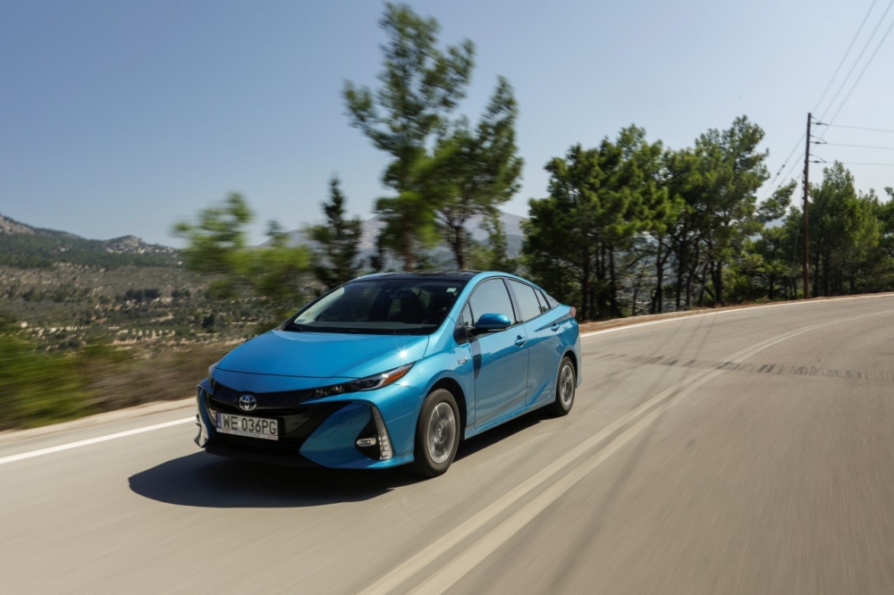 Toyota wprowadzi baterie ze stałym elektrolitem 