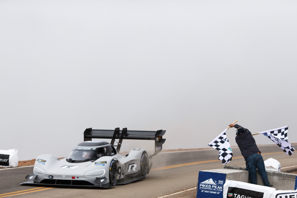  I.D. R Pikes Peak zachwycił widzów podczas rekordowego przejazdu w Goodwood