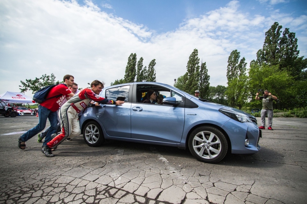 Toyota dzieciom z okazji ich święta