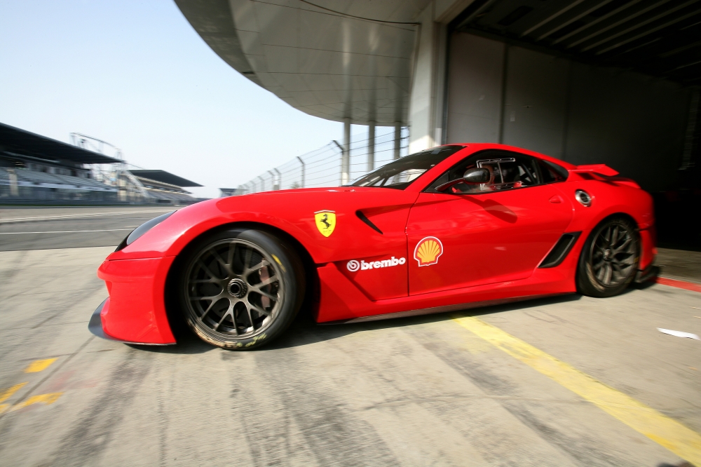 Ferrari 599XX bije rekord Nurburgringu