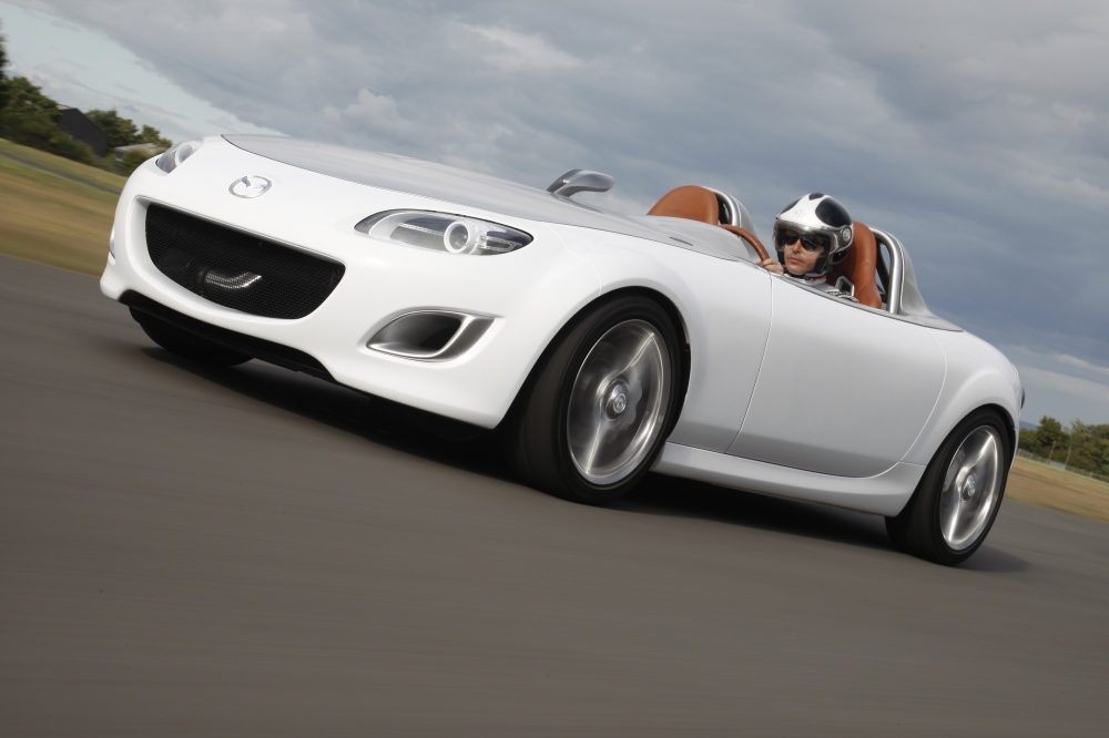 Nowa MX-5 z silnikiem hybrydowym?