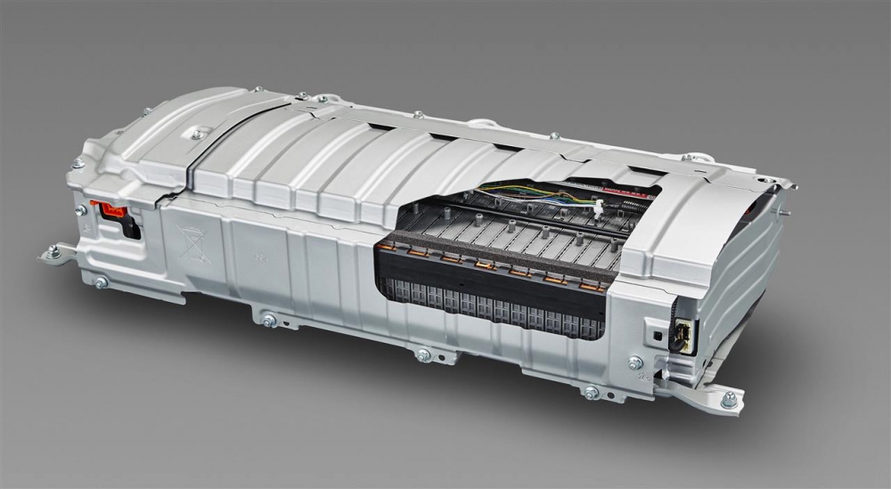 Toyota stworzy samochody elektryczne z ogniwem ze stałymi elektrolitami
