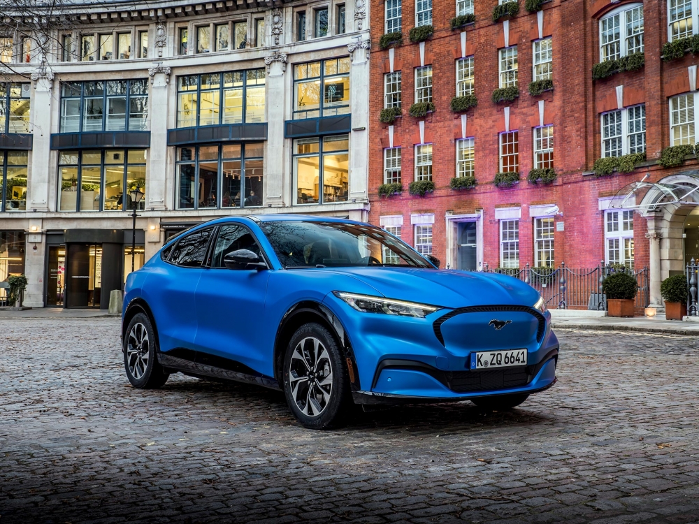 Ford przyspiesza realizację zapowiedzianej elektryfikacji wraz z pojawieniem się Mustanga Mach-E i unikalnym pokazem drogowym: Go Electric