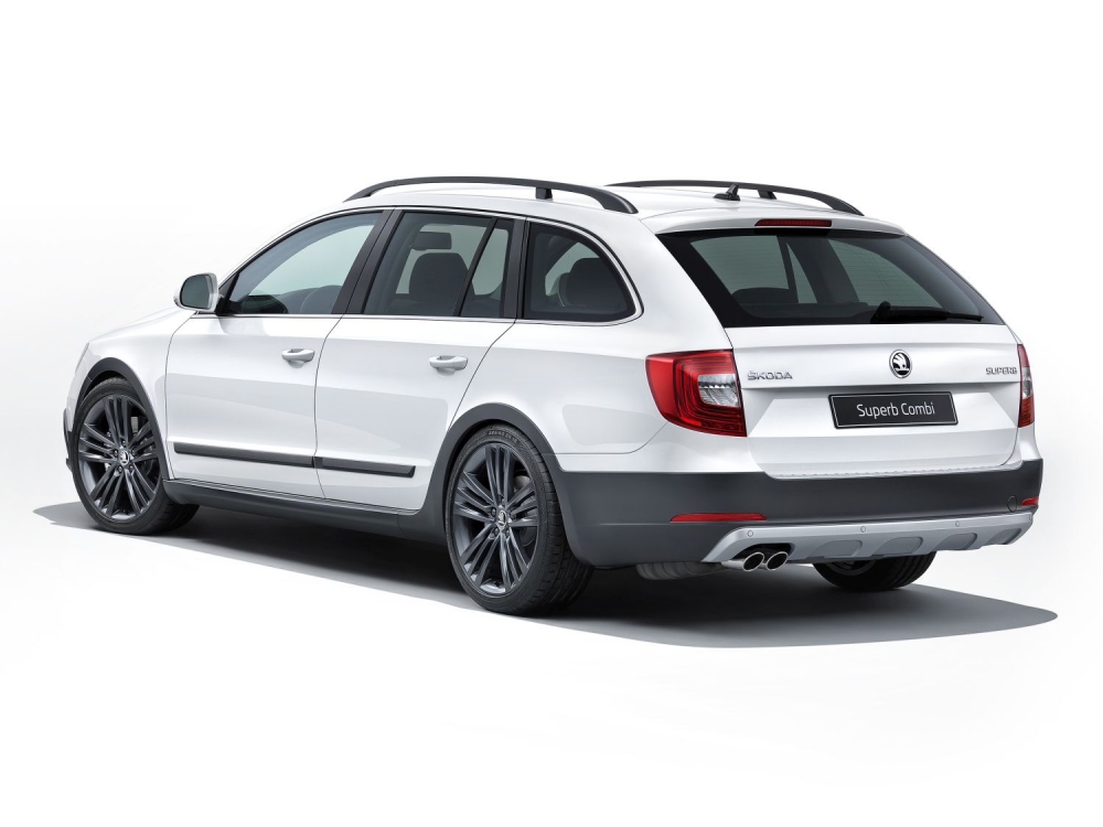 Skoda Superb Outdoor - limuzyna na bezdroża