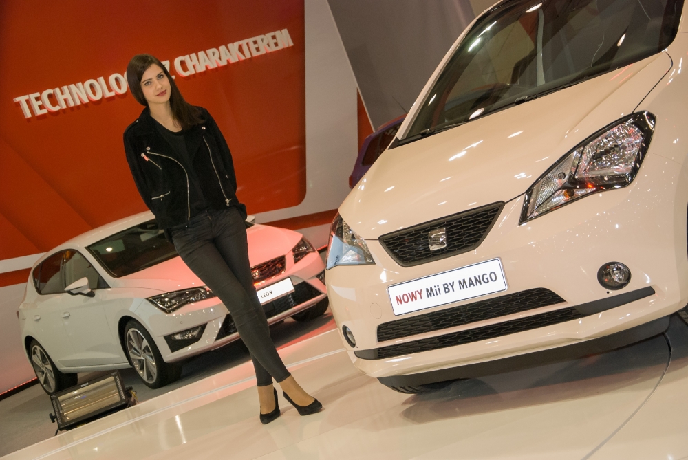 Dziewczyny salonu Poznań Motor Show 2014