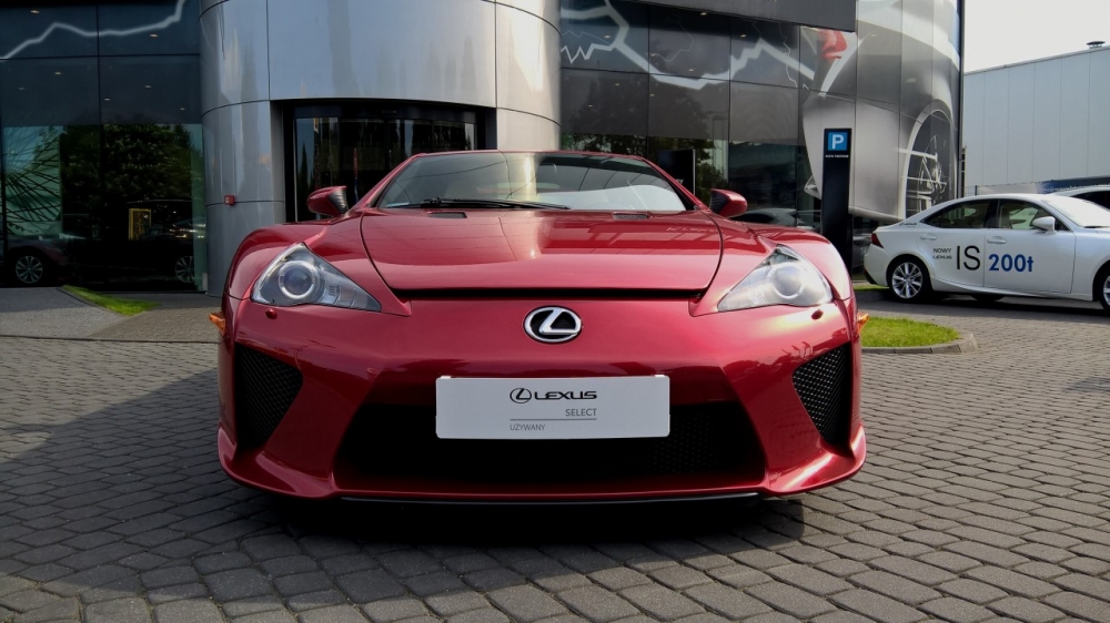 Jeden z dwóch Lexusów LFA w Polsce do kupienia