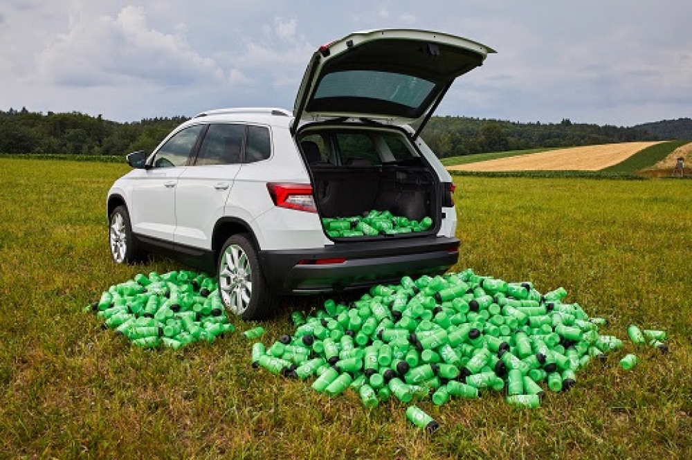  SKODA KAROQ z systemem VarioFlex pomieści aż do 1000 butelek!