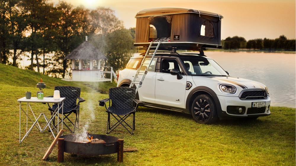 Mobilny pokój z widokiem na jezioro – ruszaj po przygodę z MINI Countryman Cooper S